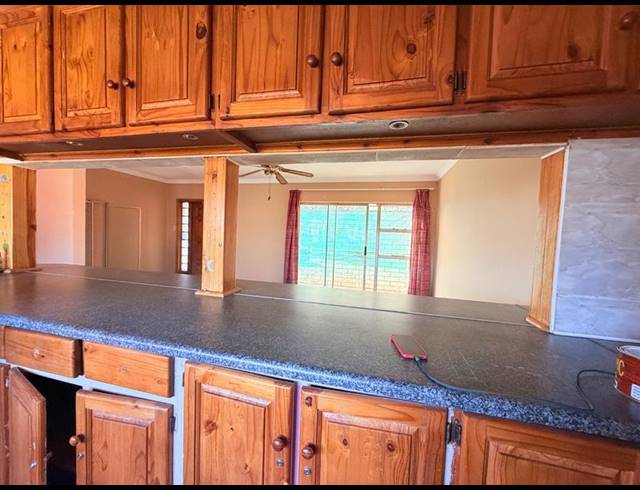 2 BEDROOM HOUSE FOR SALE IN VANDERBIJLPARK CW 6